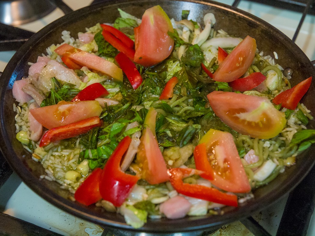 Paella_basil_151009