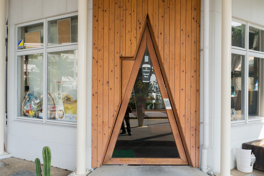 1f_triangle_door