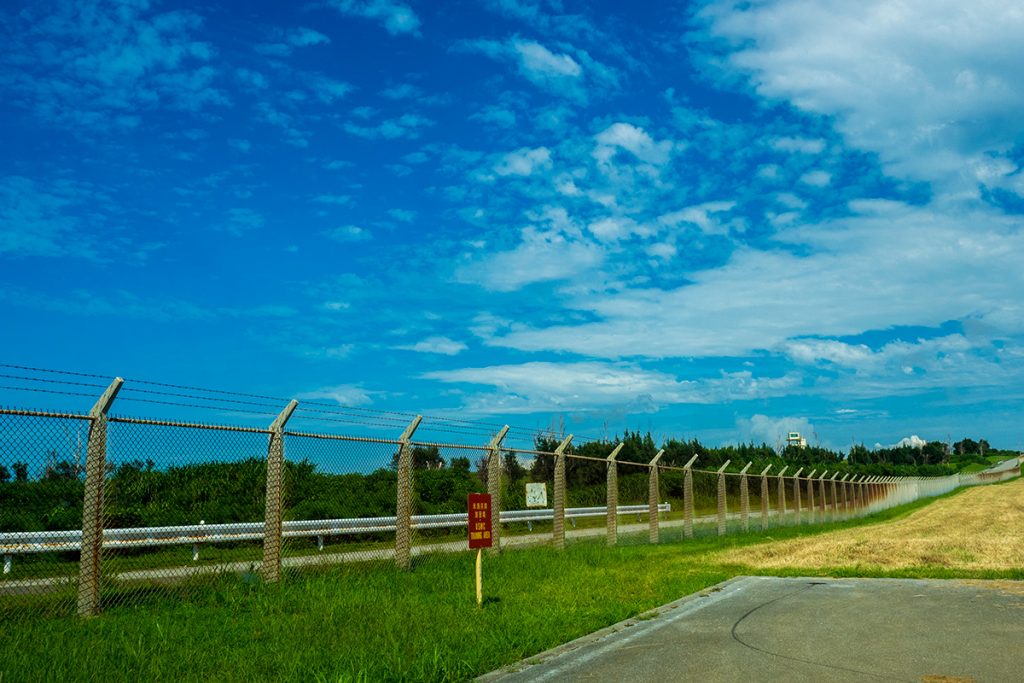 fence_road_iejima160608