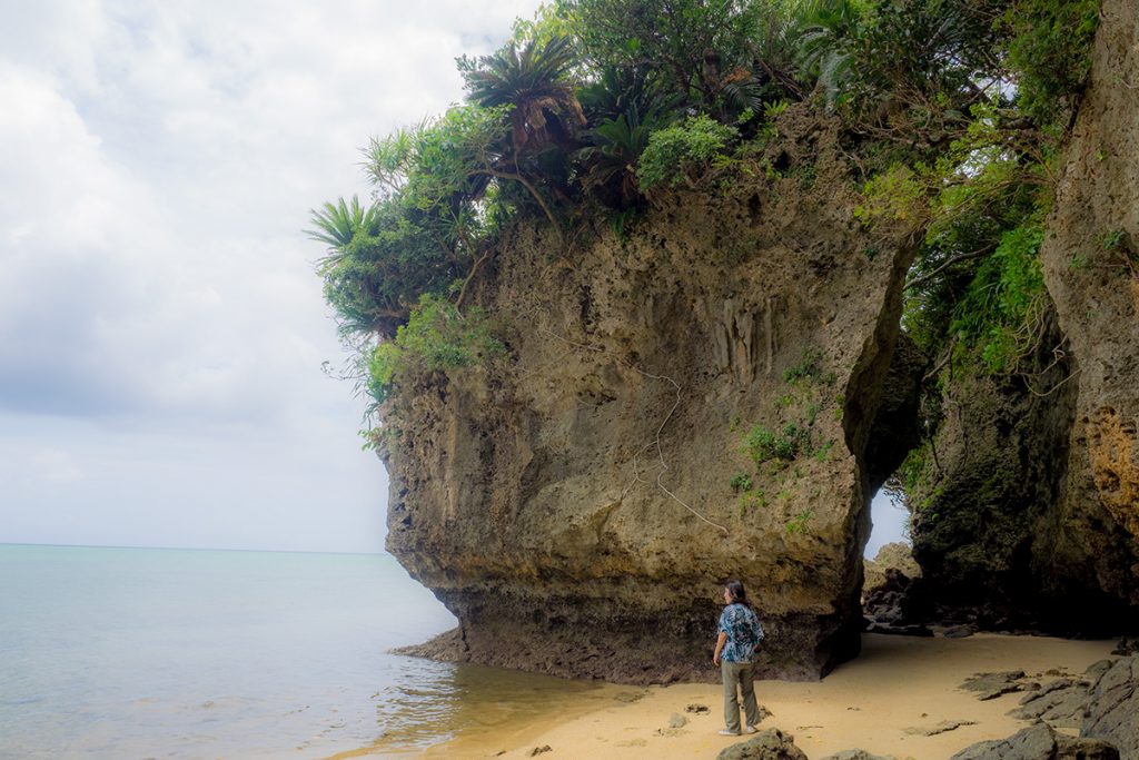 sabichi_cave_beach