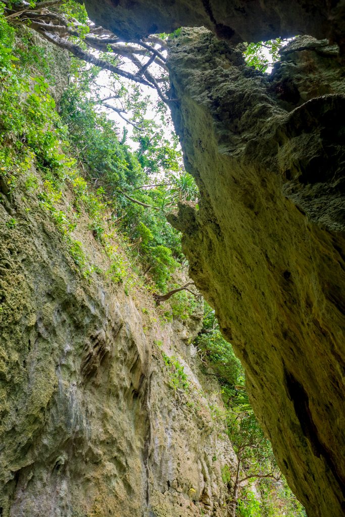 sabichi_cave_rock2