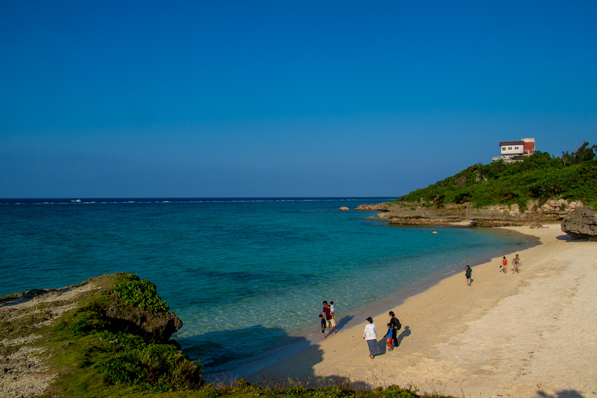 今帰仁村諸志の赤墓 あかばか ビーチ おきぐる Okinawa Guru Guru